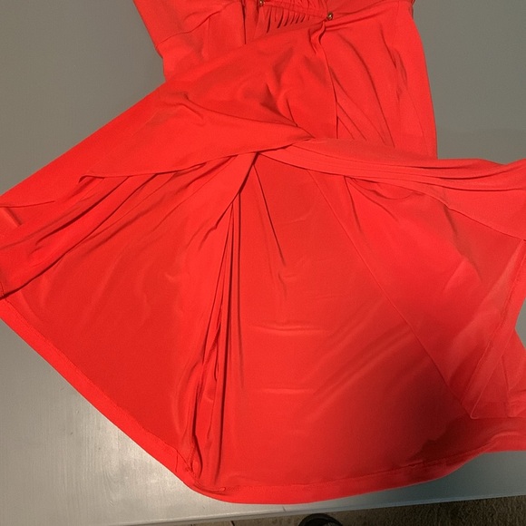 Michael by Michael Kors •NWT • Coral W/ gold hardware • Size Med - Picture 5 of 9